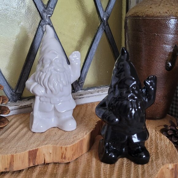 Garden Gnomes Salt & Pepper Shakers - Black & White - Picture 1 of 6